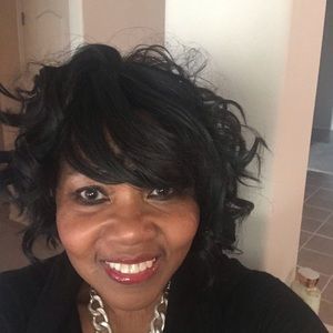 Meet your Posher, Joyce